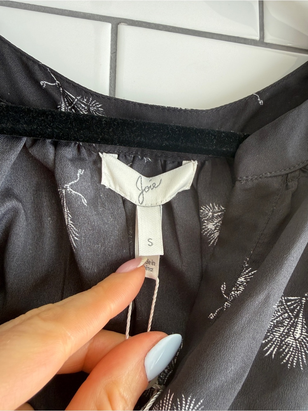 Joie Black Floral V-Neck Peasant Blouse - Picture 6 of 8